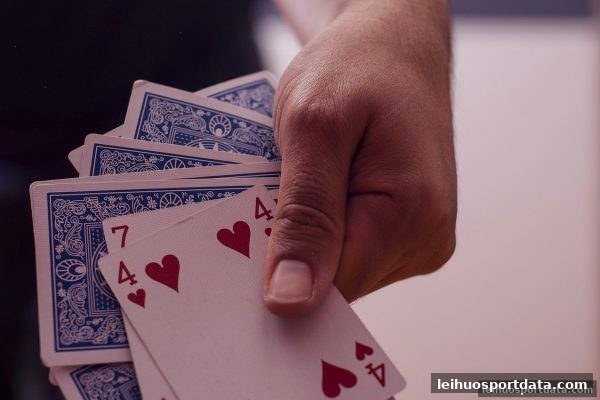 雷火体育深度解析：番摊筹码管理与轮盘冷热号实战技巧