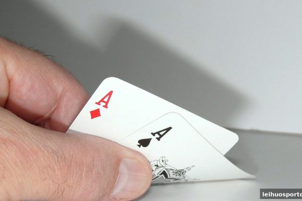 雷火体育深度剖析：盲注机制在棋牌对战中的核心策略与实战技巧
